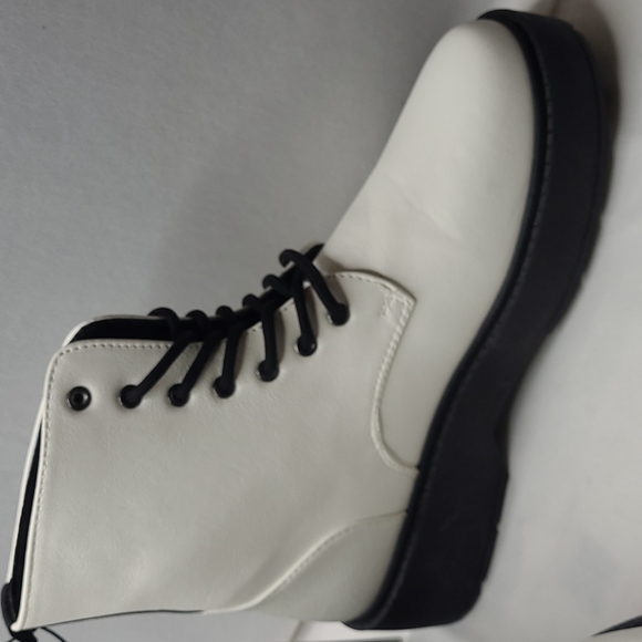 CHARLES ALBERT Platform Lug Combat Louisa Boot Size 8 New - Picture 4 of 12